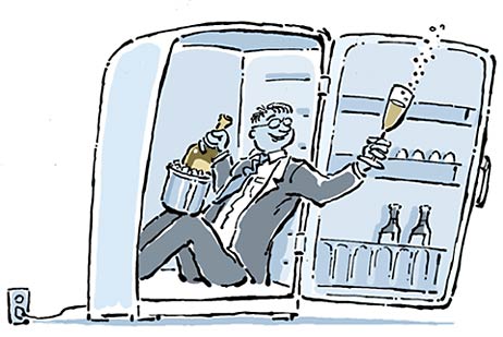 glad drinkare i kylskåpet champagne drinker